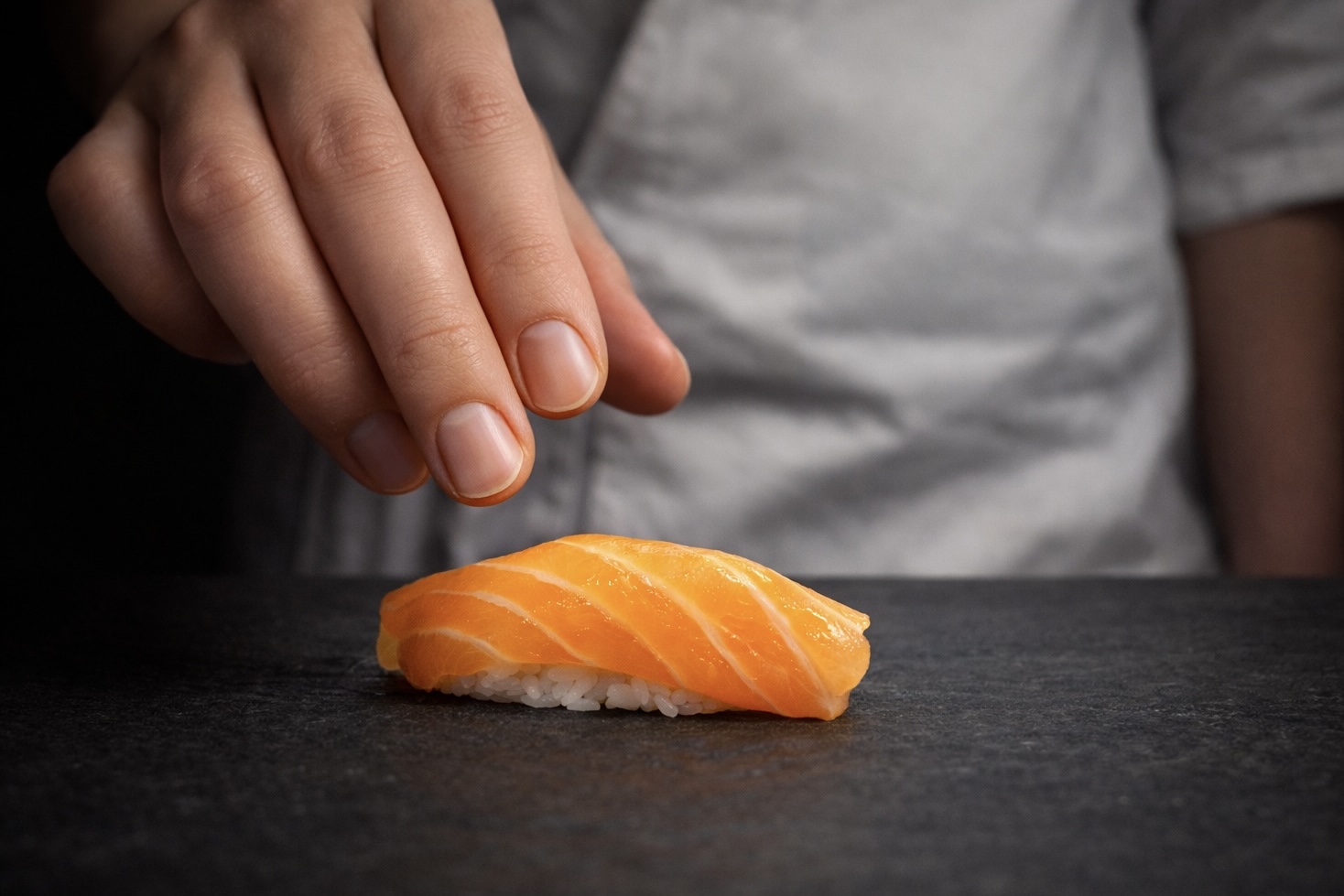 Salmon nigiri